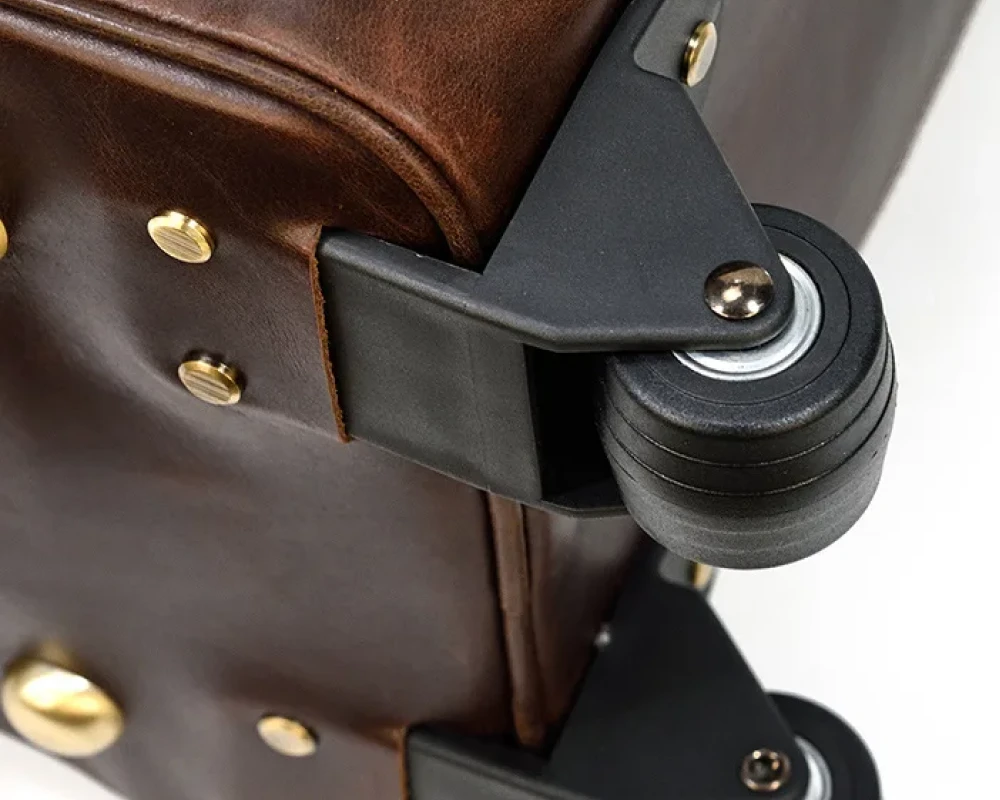 medium luggage with wheels